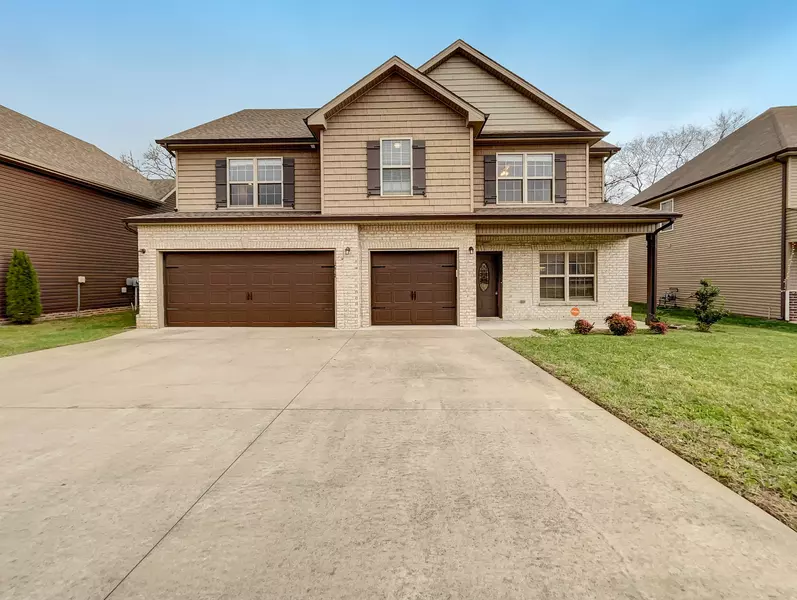 1072 Thrasher Dr, Clarksville, TN 37040