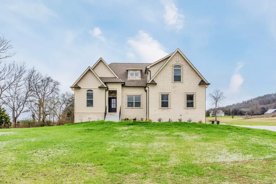 1745 Bass Rd, Bethpage, TN 37022