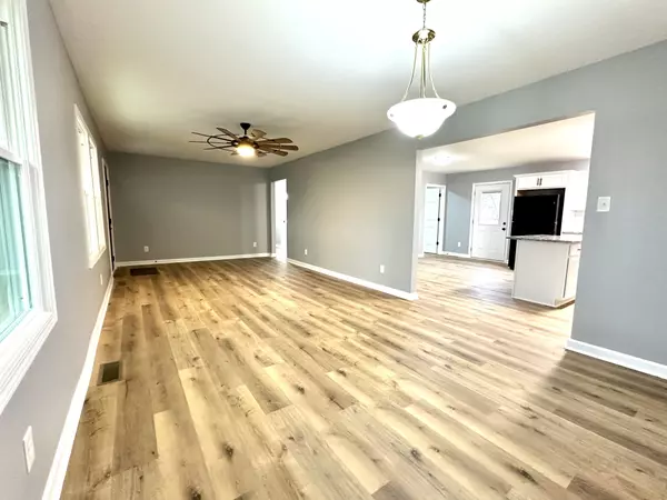 Hopkinsville, KY 42240,930 Hurst Dr