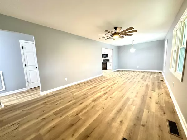 Hopkinsville, KY 42240,930 Hurst Dr