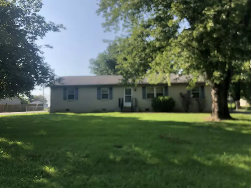 3010 Westwood Dr, Columbia, TN 38401