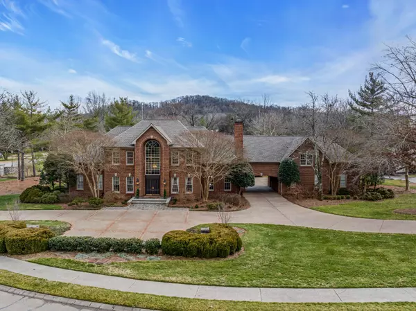 Nashville, TN 37215,10 Castlewood Ct