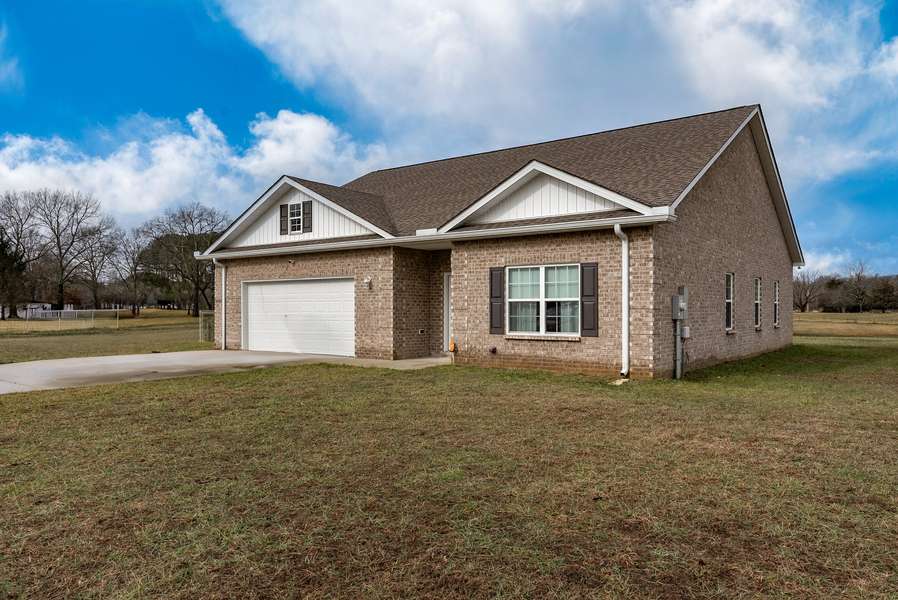 50 Hickory Dr, Manchester, TN 37355