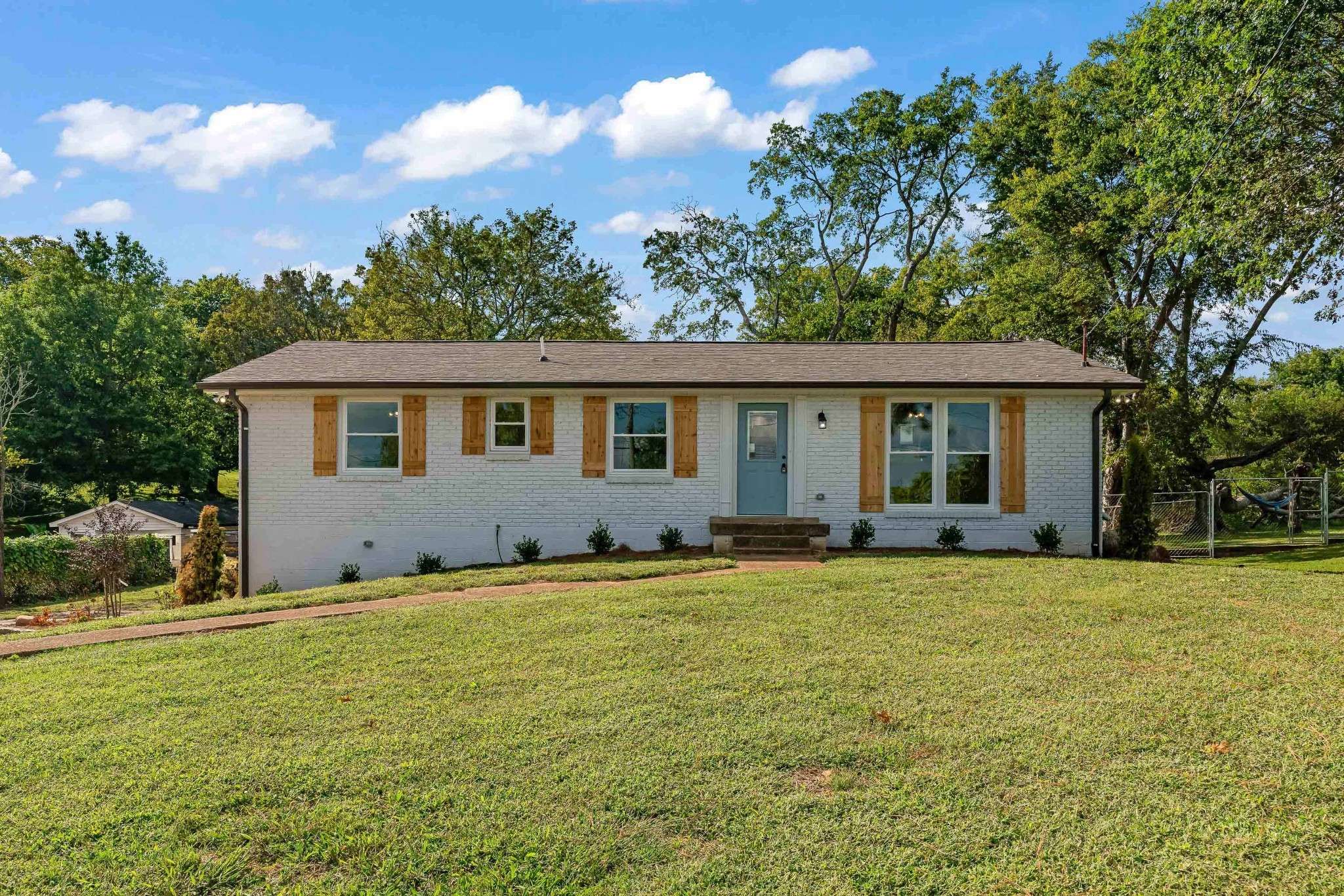Hendersonville, TN 37075,402 Sanders Ferry Rd