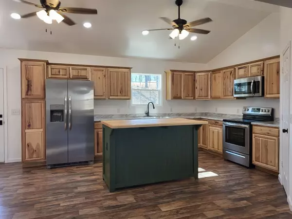 Gainesboro, TN 38562,3872 York Hwy