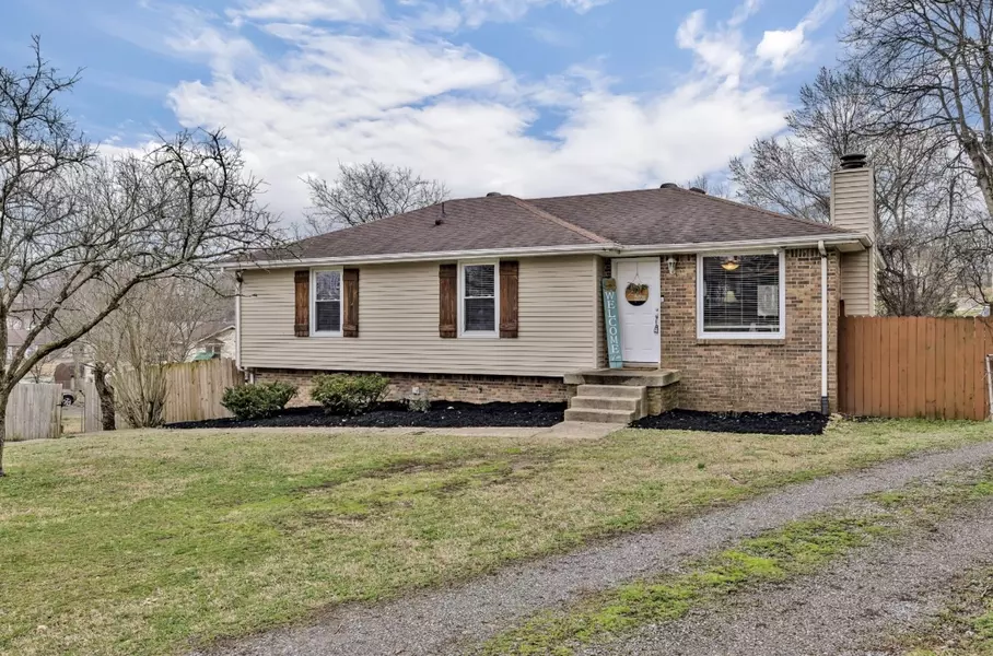 105 Valley View Ct, Hendersonville, TN 37075