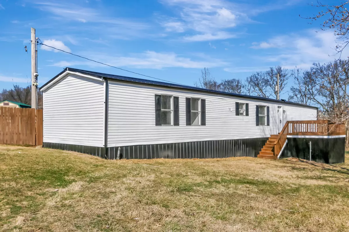 Columbia, TN 38401,1810 Theta Pike