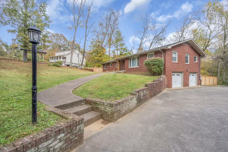 513 Woodland Dr, Clarksville, TN 37043