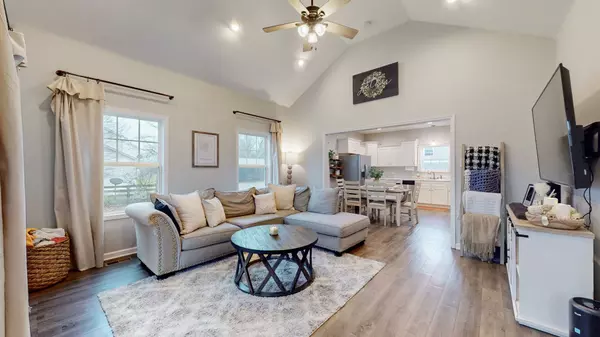 Chapel Hill, TN 37034,417 Bell St