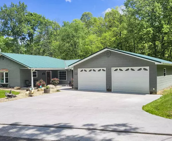 Dandridge, TN 37725,2954 Peacock Ln