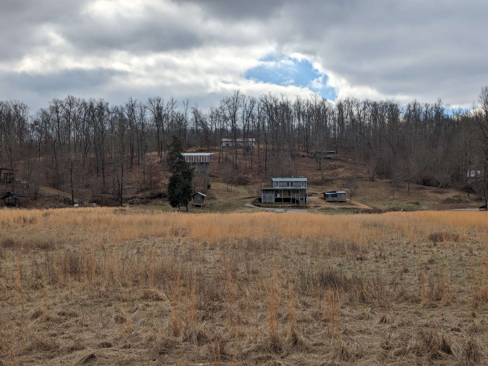 Lobelville, TN 37097,7305 Roan Creek Rd