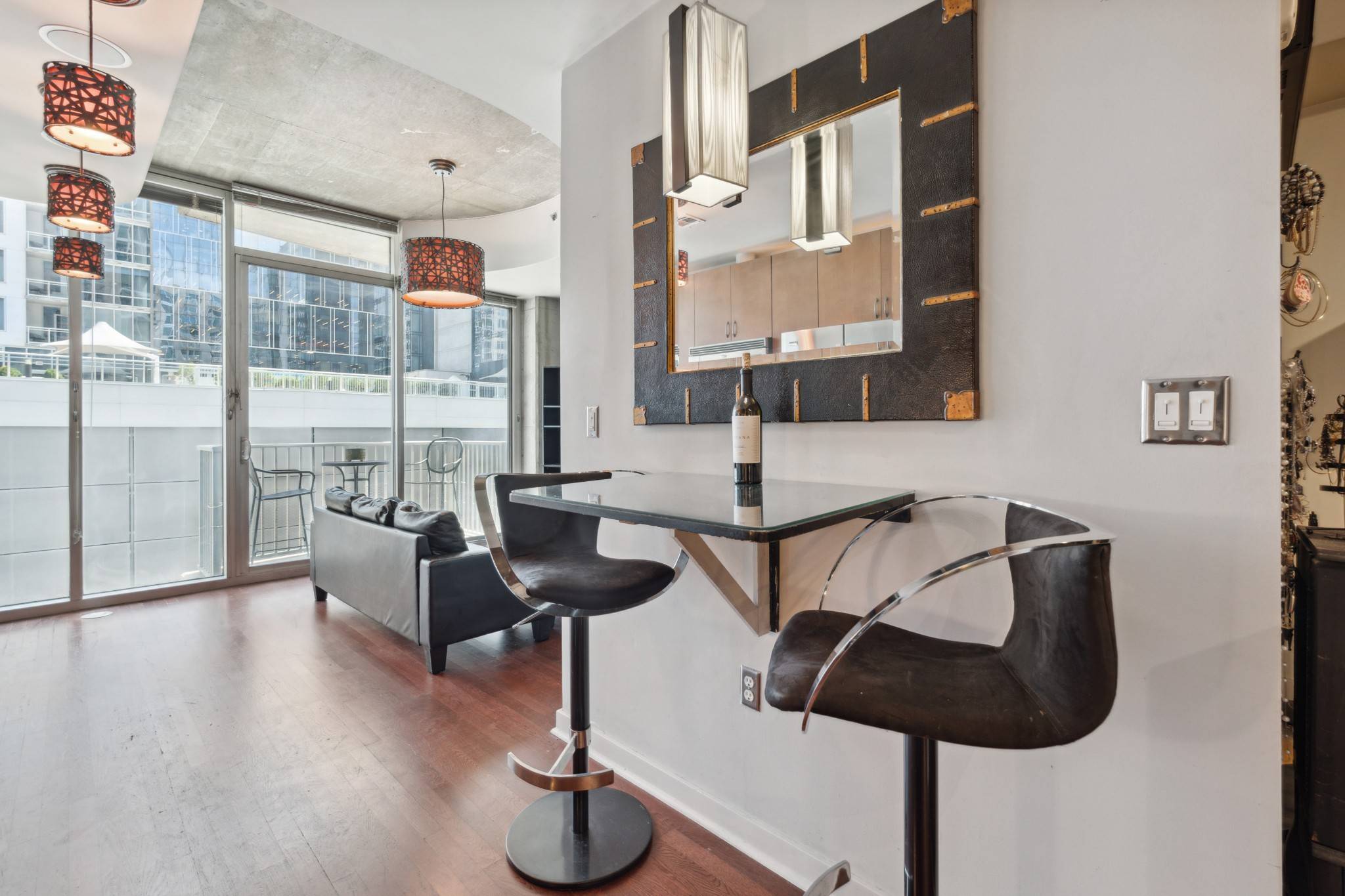 Nashville, TN 37201,301 Demonbreun St #808