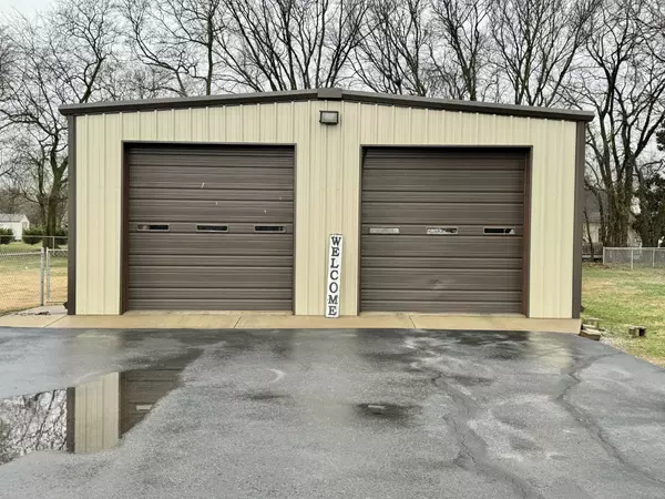 Unionville, TN 37180,105 Sandy Rd