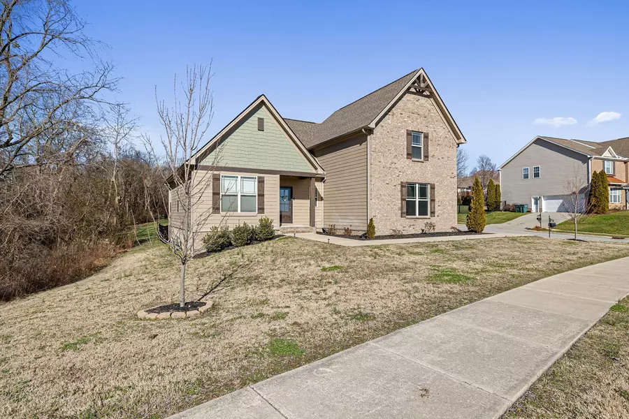 232 Hickory Pointe Dr, Lebanon, TN 37087