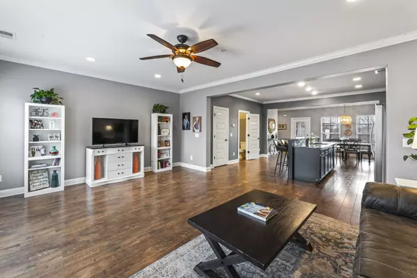 Murfreesboro, TN 37130,729 Black Colt Dr