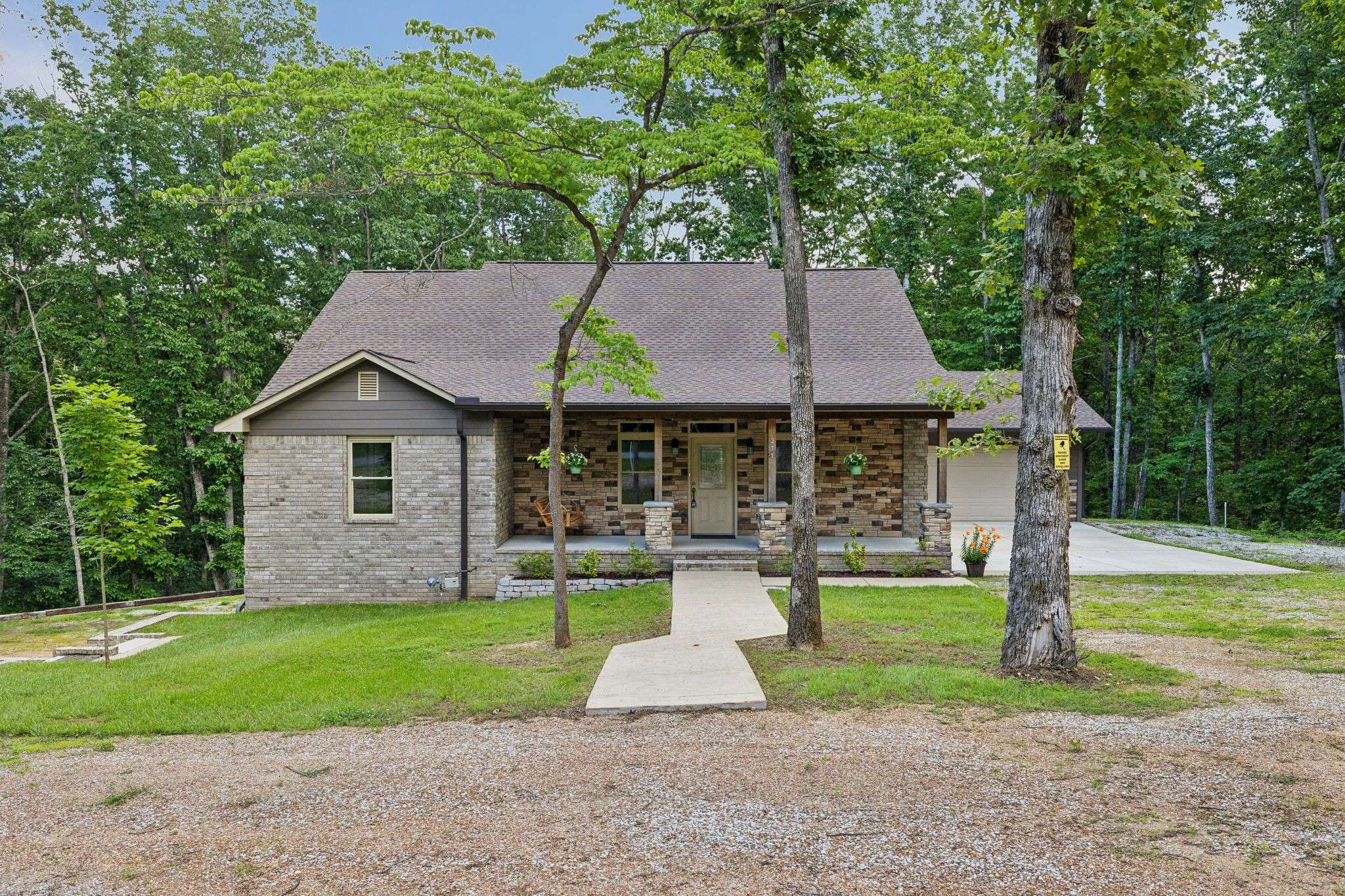 Hohenwald, TN 38462,211 Woodmere Dr
