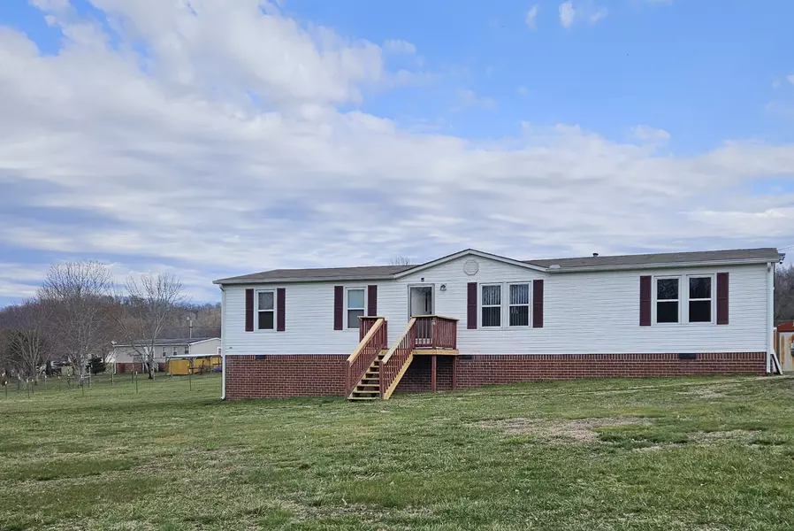 295 Hopewell Rd, Bradyville, TN 37026