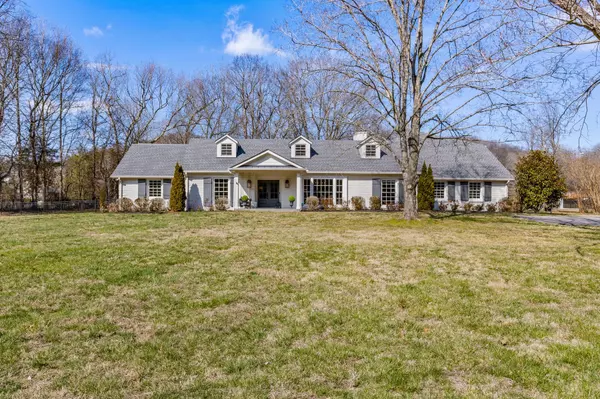 1616 Otter Creek Rd, Nashville, TN 37215