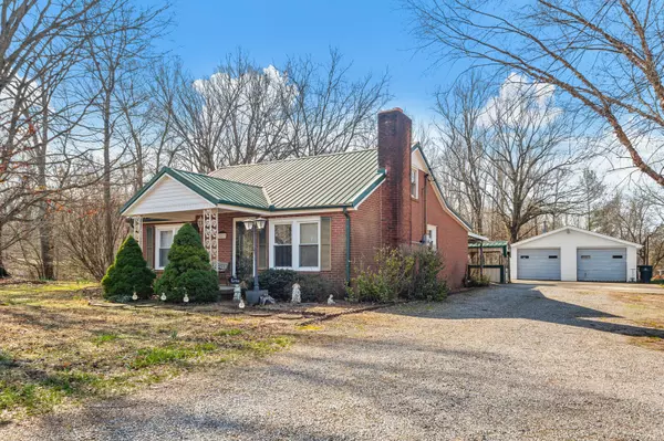 1867 Stroudville Rd, Cedar Hill, TN 37032