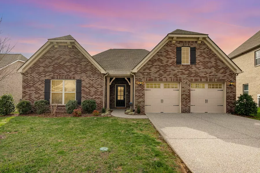 1343 Whispering Oaks Dr, Lebanon, TN 37090