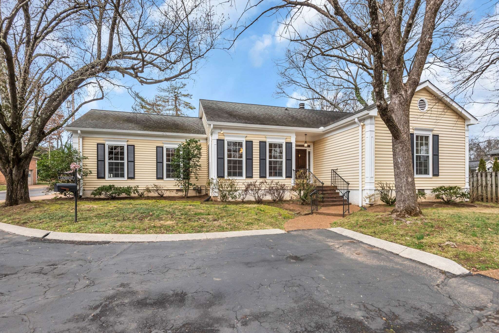 4102 Estes Rd, Nashville, TN 37215