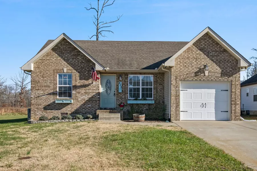 411 Palamino Ln, Springfield, TN 37172