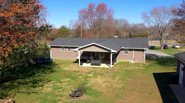 Elora, TN 37328,221 Limestone Rd