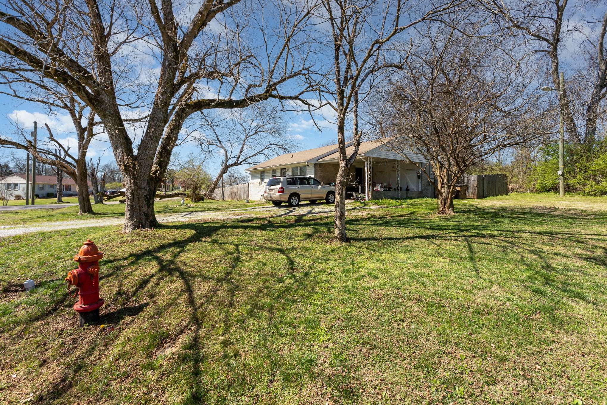 1709 River Dr, Nashville, TN 37218