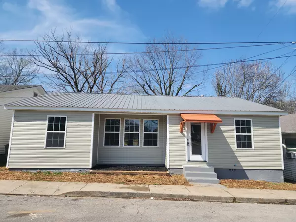 209 Carrell Ave, Lawrenceburg, TN 38464