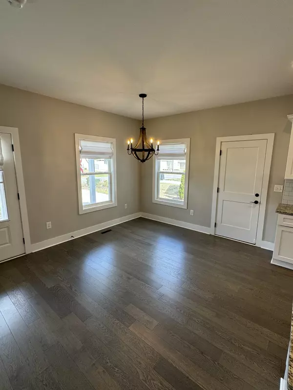 Burns, TN 37029,1004 Sycamore Rdg #E