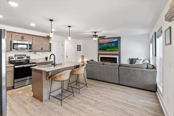 Clarksville, TN 37042,416B Oak St