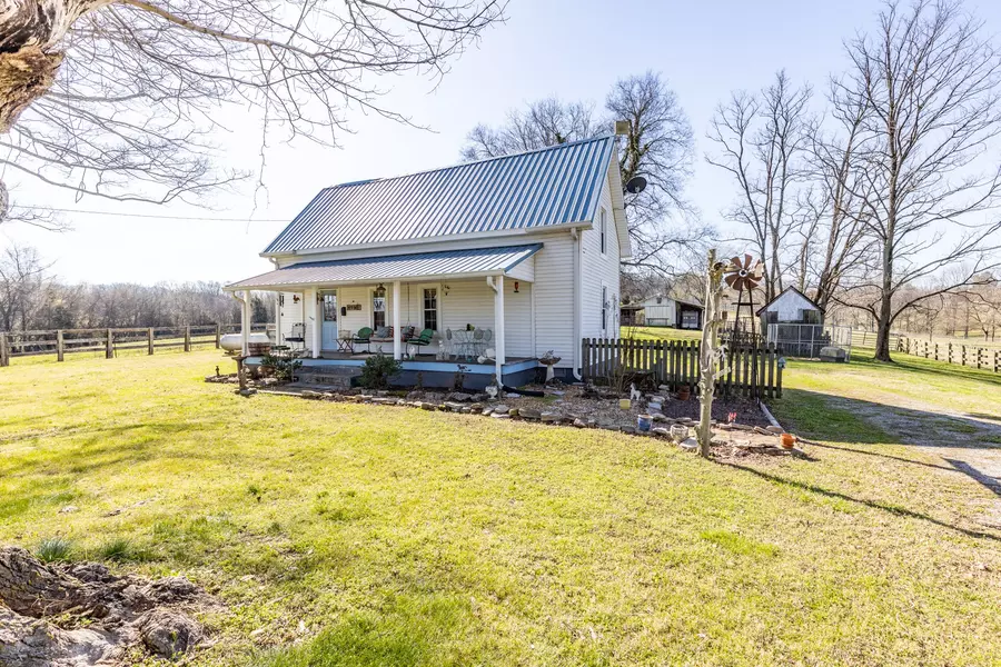 3539 Gnat Grove Rd, Cornersville, TN 37047