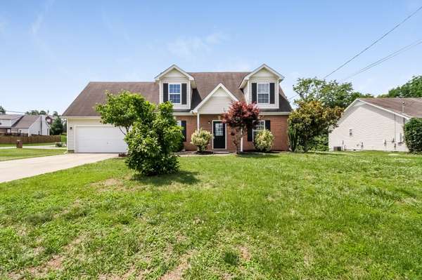 1366 Nicole Ln, La Vergne, TN 37086