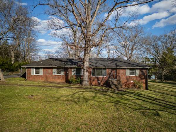 4864 Corning Dr, Nashville, TN 37211