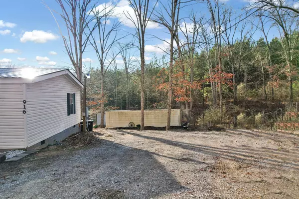 Calhoun, TN 37309,916 Highway 163