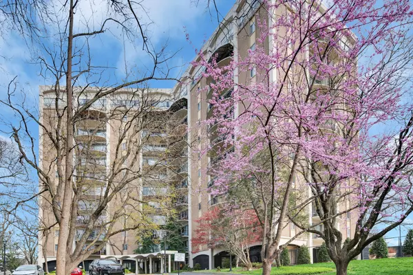 Nashville, TN 37205,4215 Harding Pike #1003