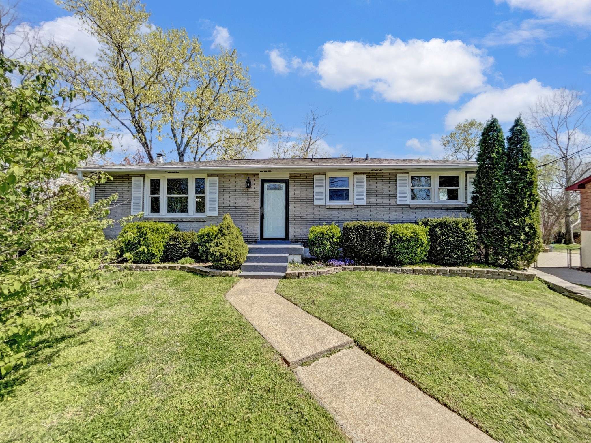 7018 Bonnamere Dr, Hermitage, TN 37076