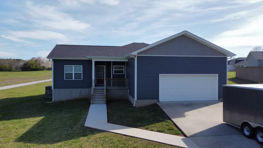 319 Woodland Dr, Decherd, TN 37324