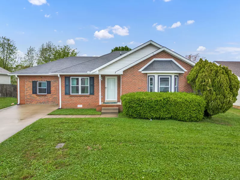 227 Grassmire Dr, Clarksville, TN 37042