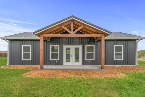 448 Duncan Cir, Lobelville, TN 37097