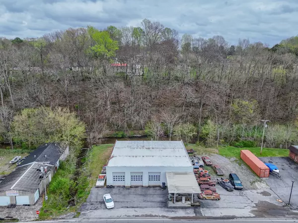 Red Boiling Springs, TN 37150,290 Main St