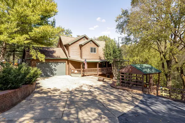 1540 Nicholson Schoolhouse Rd, Columbia, TN 38401