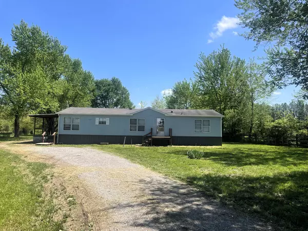 7096 Jacksboro Rd, Mc Minnville, TN 37110