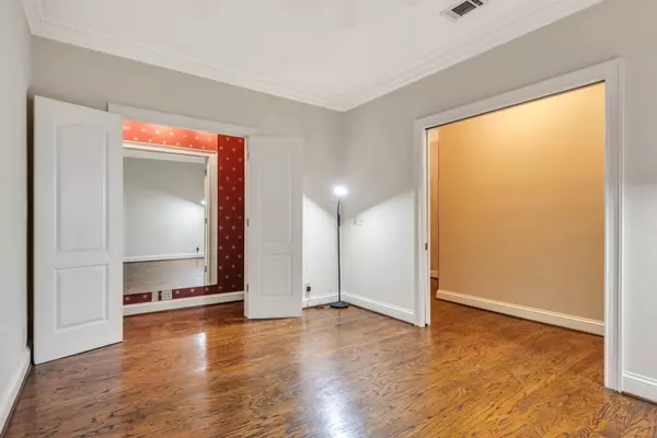 Nashville, TN 37205,3733 West End Avenue #301