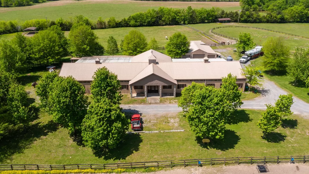 101 Wartrace Creek Rd, Wartrace, TN 37183