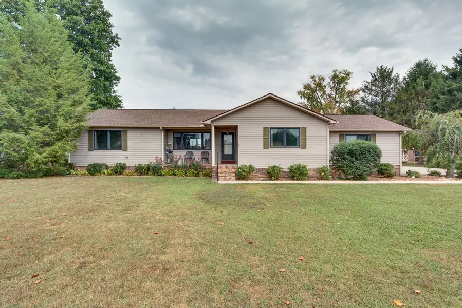 318 Woodland Dr, Decherd, TN 37324