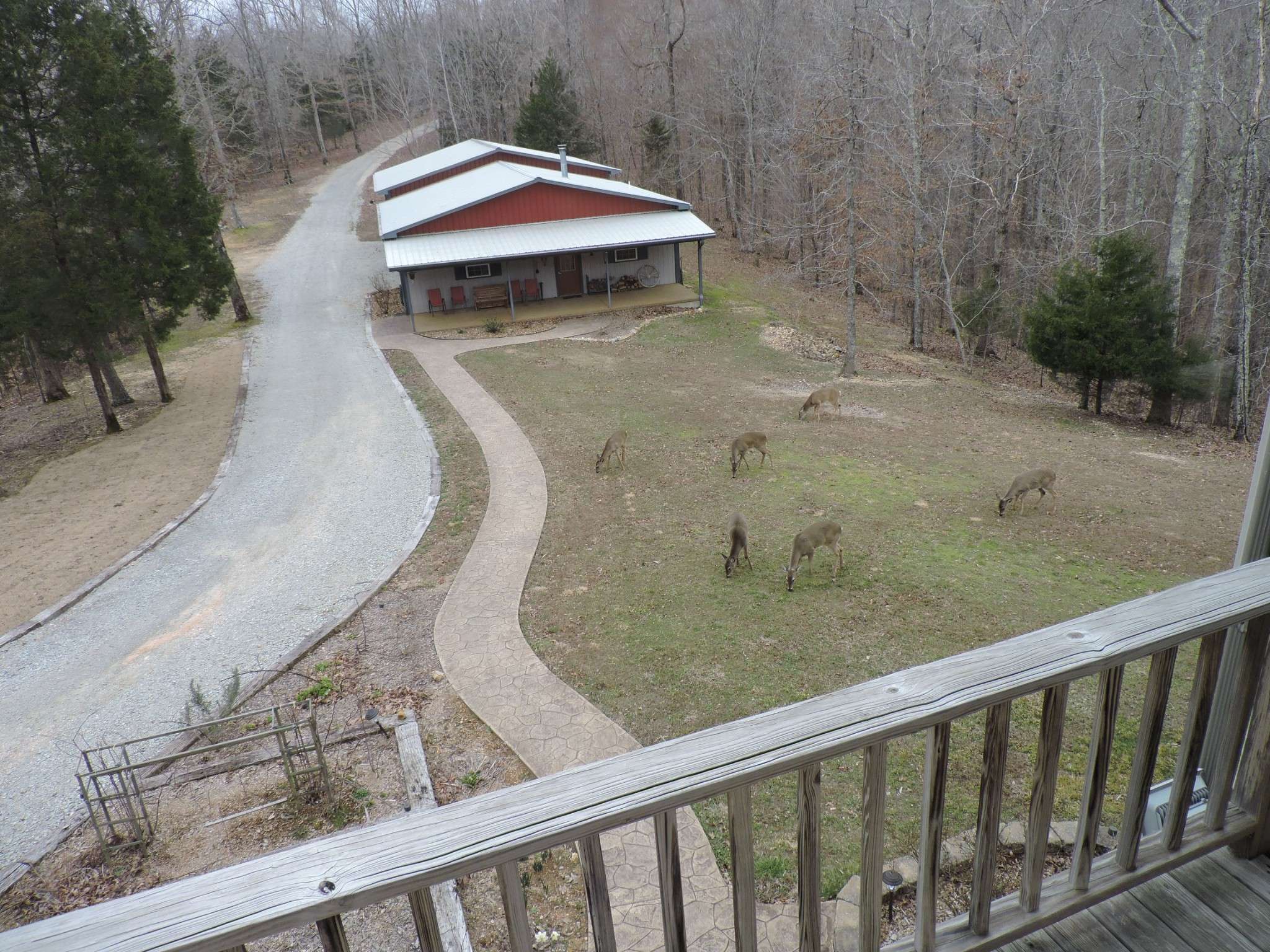 1050 Deer Creek Rd, Linden, TN 37096