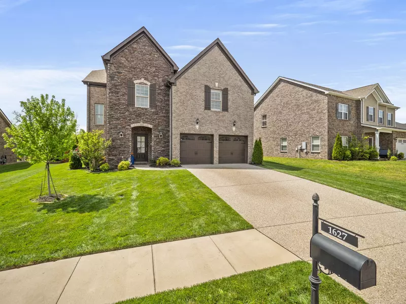 1627 Summit Rdg, Lebanon, TN 37090