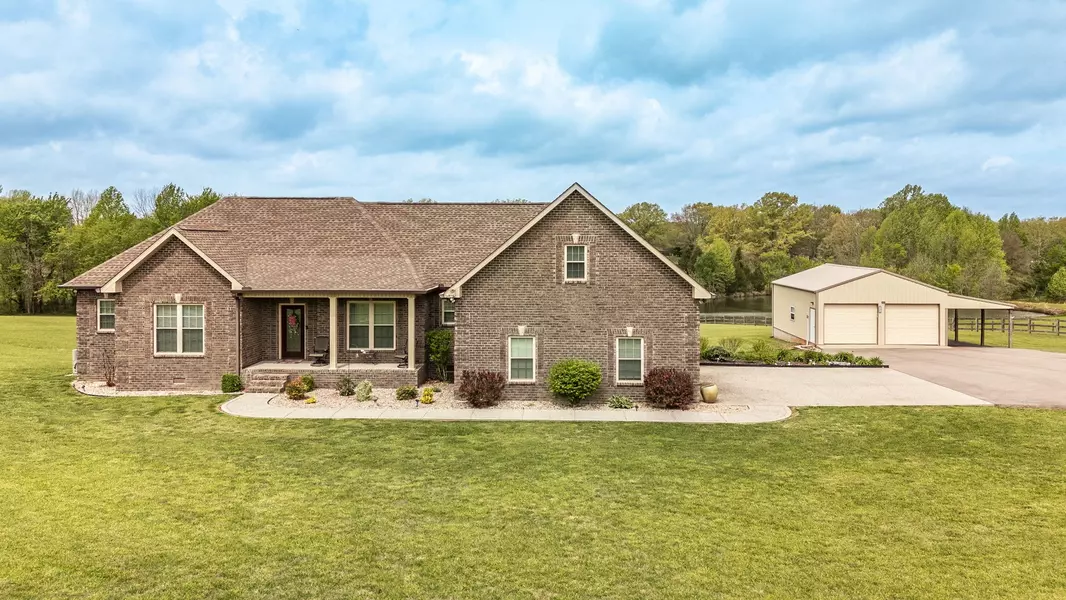 135 Butts Rd, Portland, TN 37148