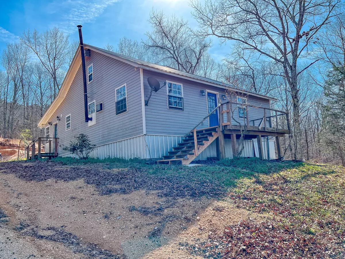 Lobelville, TN 37097,1324 Terrapin Creek Rd